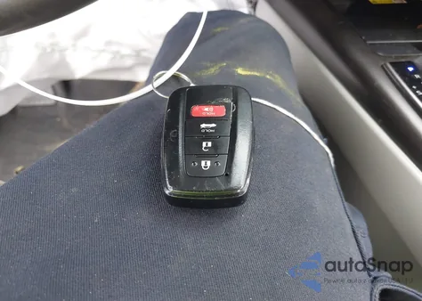 2024 Toyota Camry Hybrid Se z USA, uszkodzony, nr VIN 4T1S31AK9RU078610